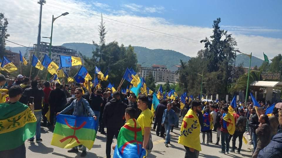 img-تيزي وزو: مسيرة إحياء 