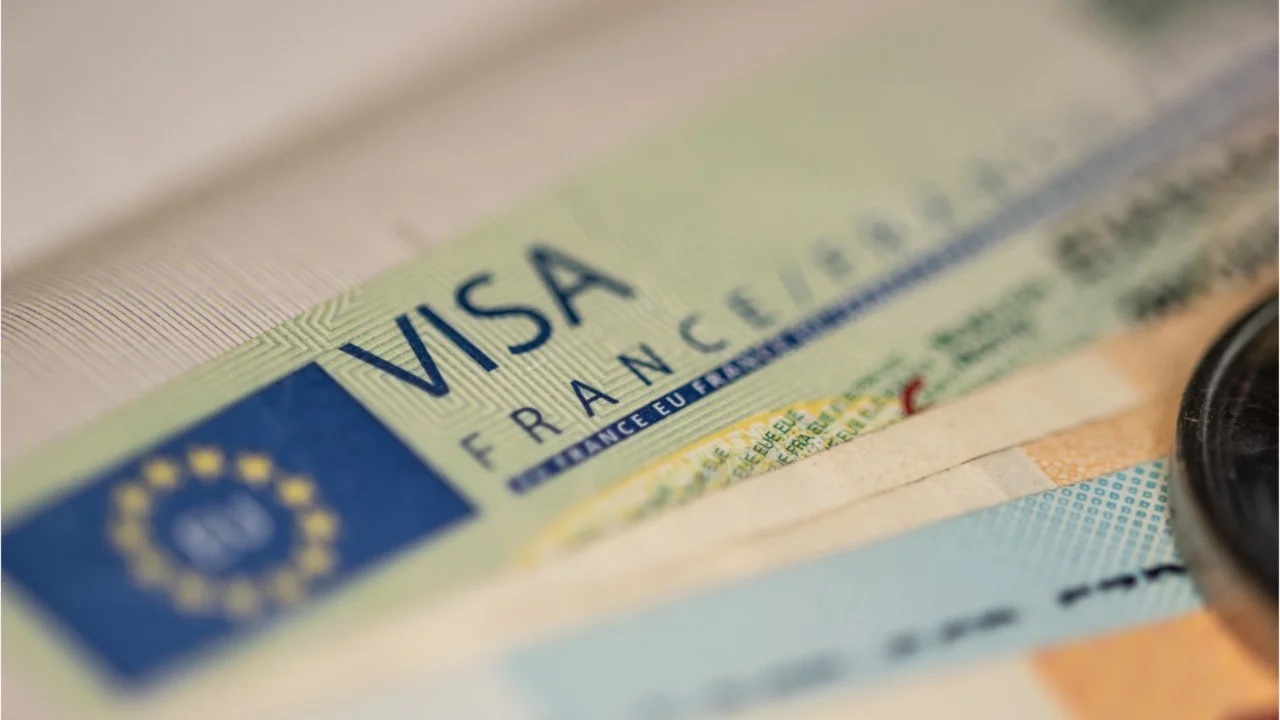 img-Schengen français: Plus de 250 000 visas accordés aux algériens en 2024