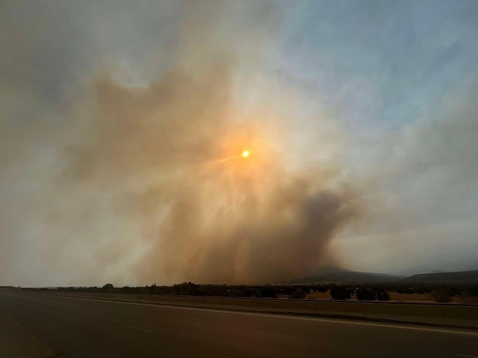 img-Un immense incendie menace les habitations à Aouzellaguen (Bejaia)