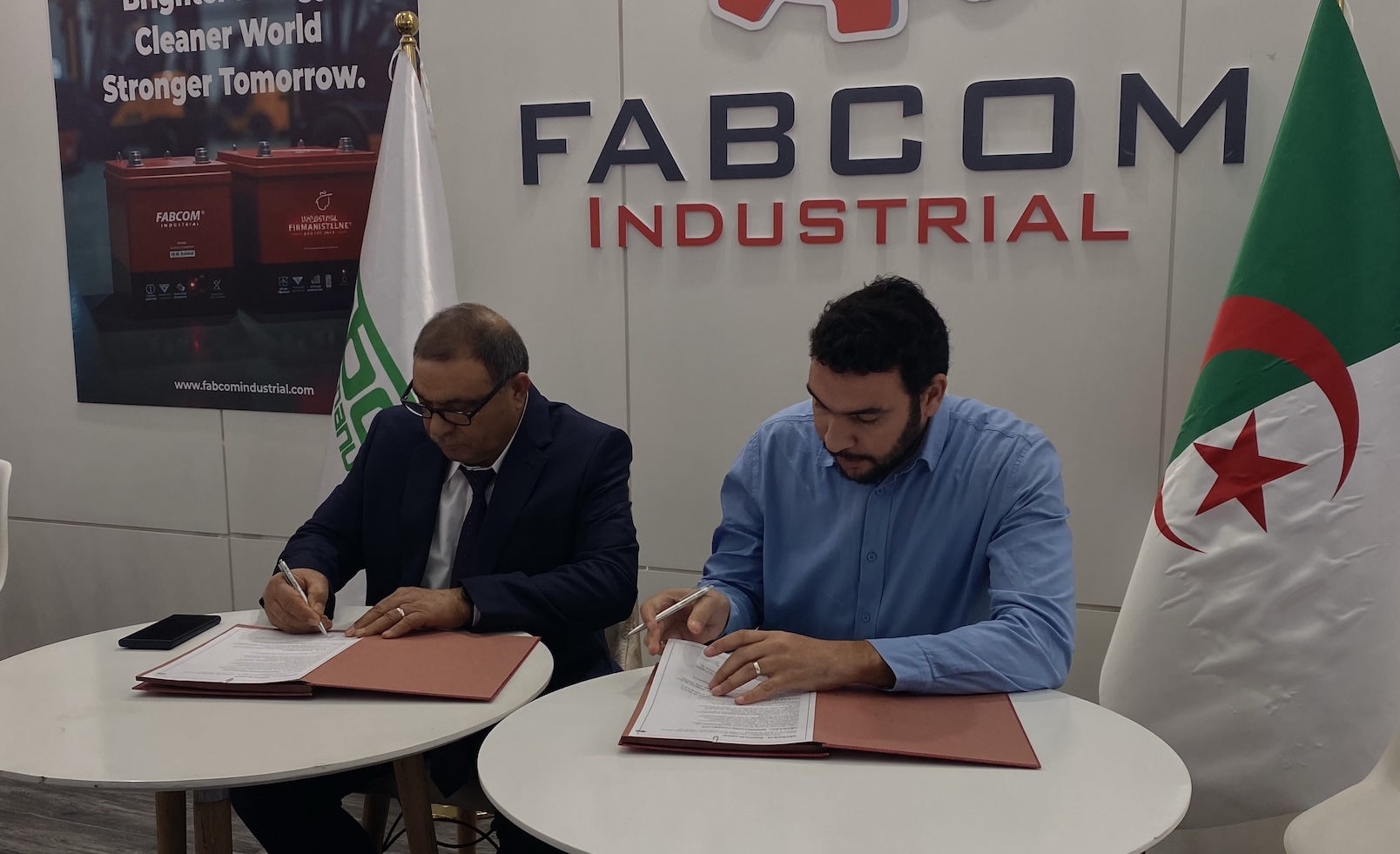 img-Batteries made in Algeria : Fabcom signe trois conventions avec Renault, Stellantis et Fennec Holding
