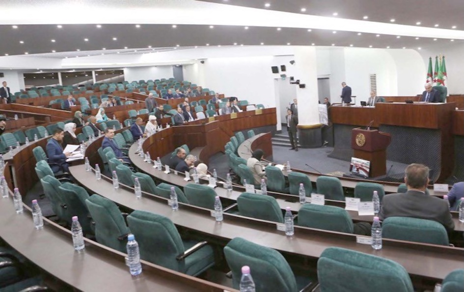 img-APN: un ministre face à un Parlement vide