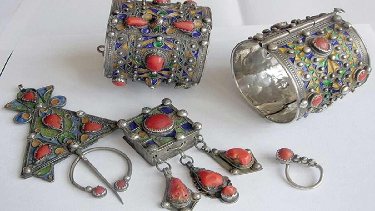 img-Bijoux en argent émaillé de l’habit féminin Kabyle : dépôt d’un dossier d’inscription auprès de l’Unesco