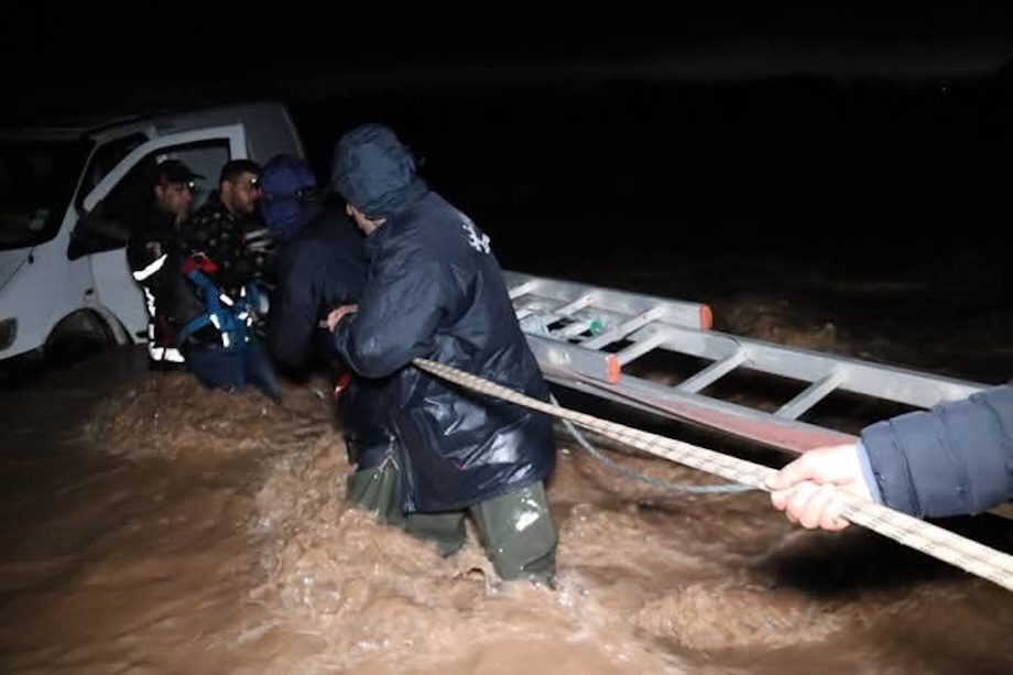 img-Intempéries: quatre morts, des dizaines de personnes secourues