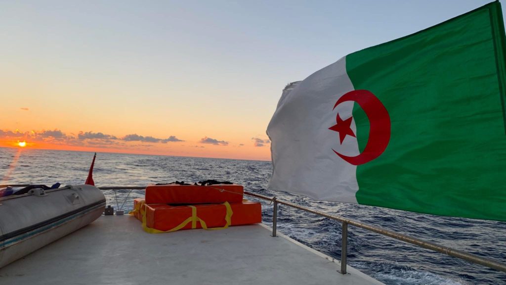 La bateau algérien Deir Yassin vers les eaux territoriales grecques 