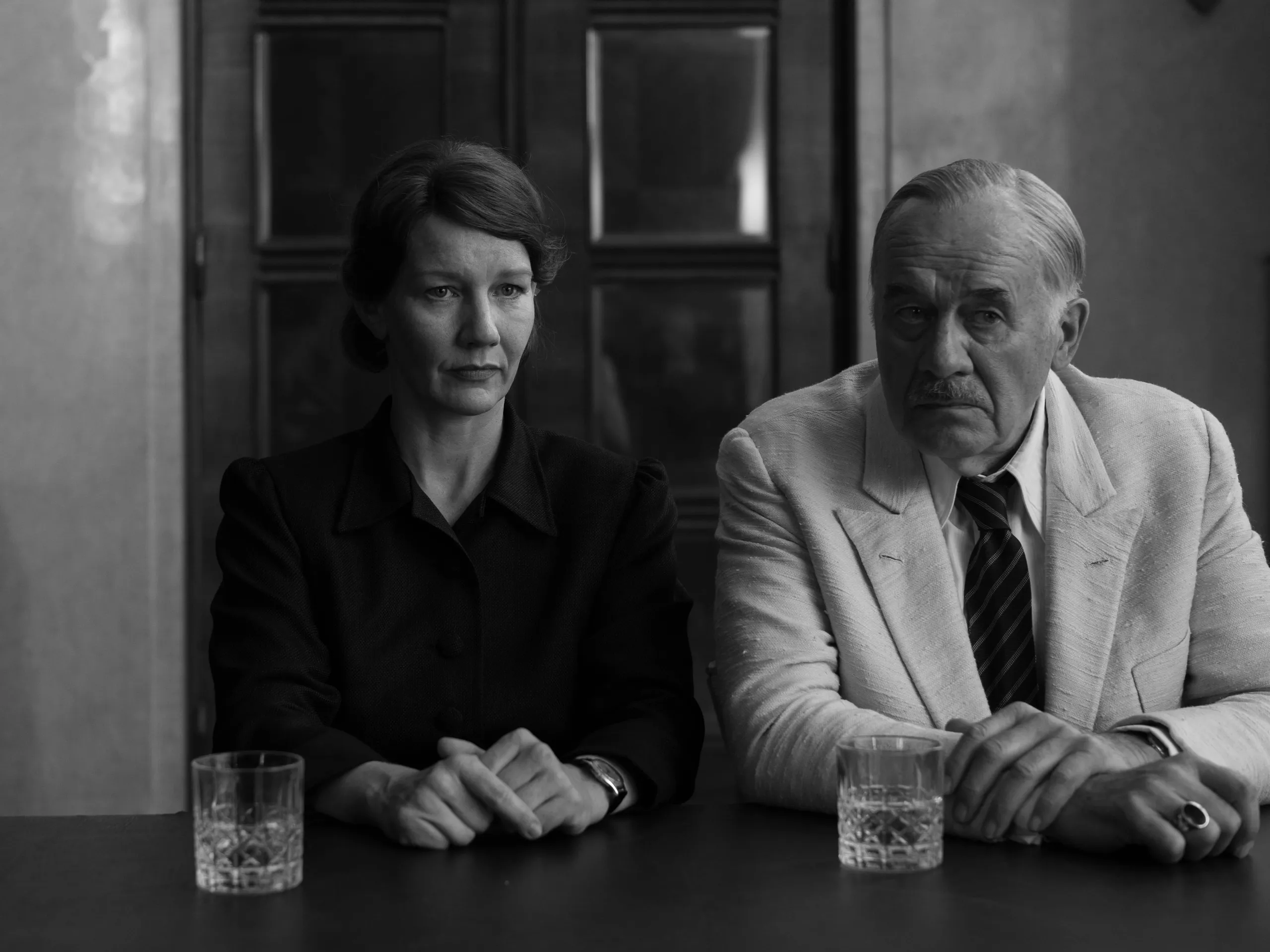 Image en noir et blanc de Fatherland de Paweł Pawlikowski, présenté en compétition officielle au Festival de Cannes 2026.