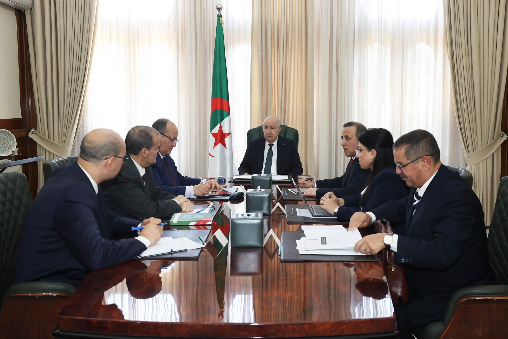 img-Importations : Tebboune voit un « plan » contre l’économie derrière les 130 milliards du ministère de Rezig
