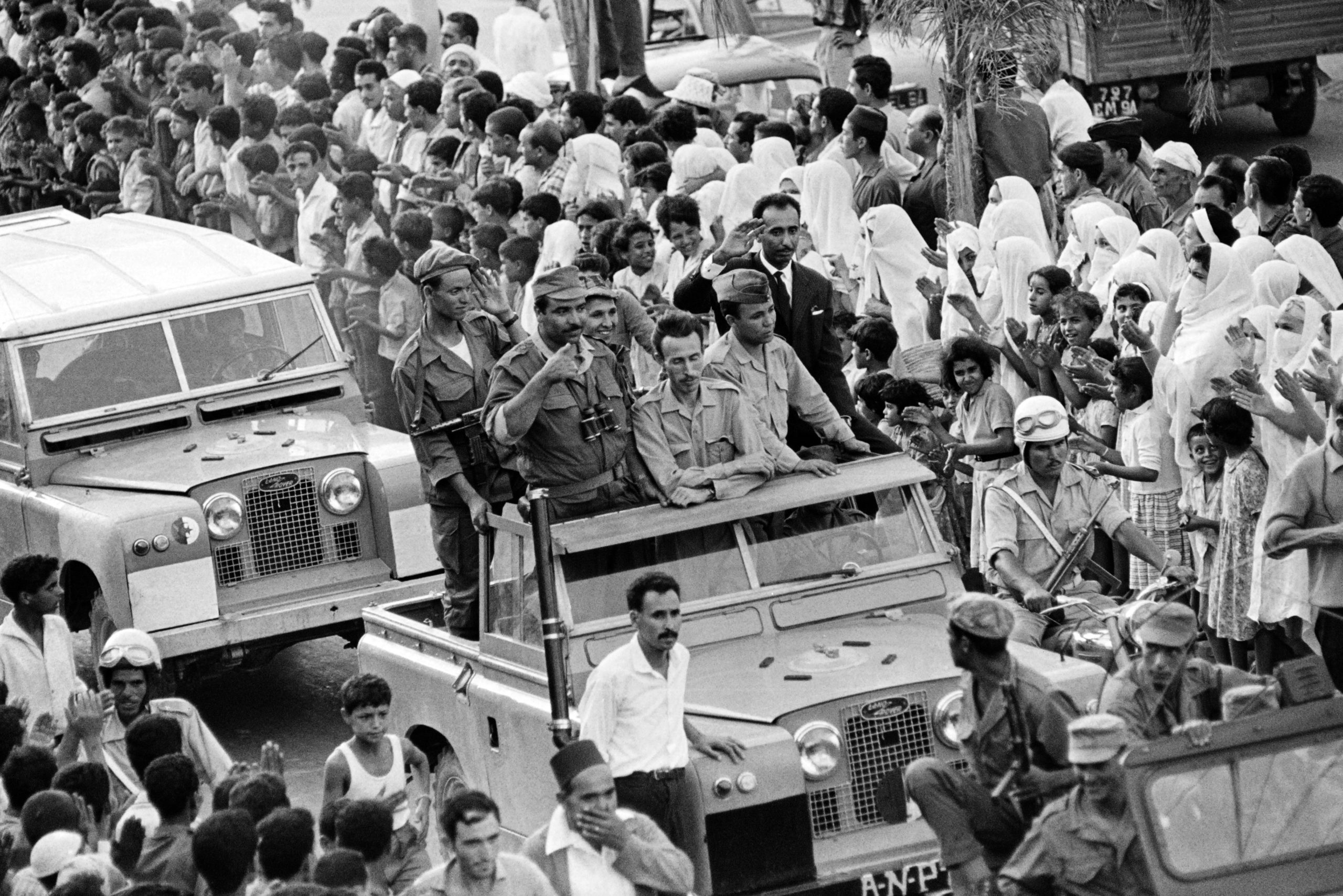 Houari Boumediene à Blida le 9 septembre 1962 à la tête de l’ALN en route vers Alger
