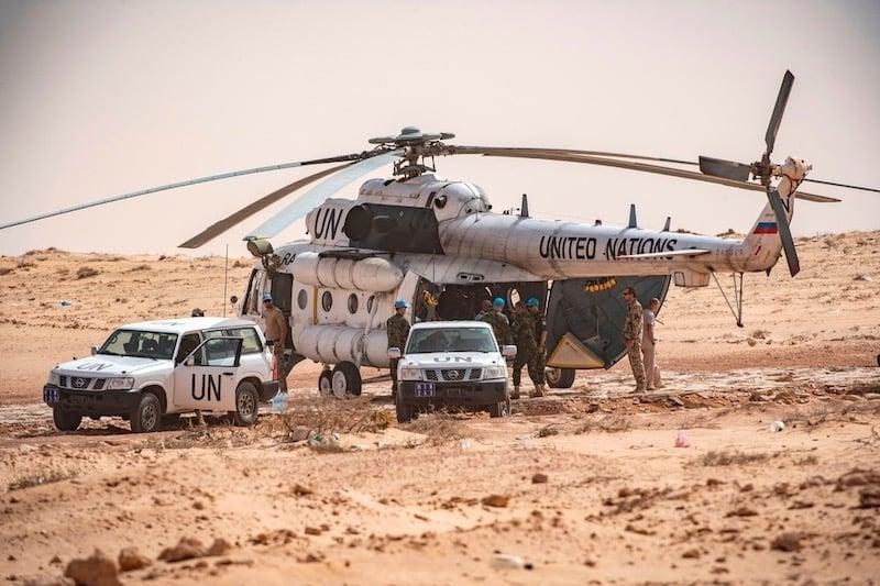 Véhicules de la MINURSO au Sahara occidental.